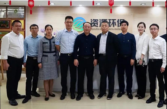 江西崇義縣委李國泉書記一行蒞臨資源環(huán)?？疾旖涣? /></div>
                                    <div   id=